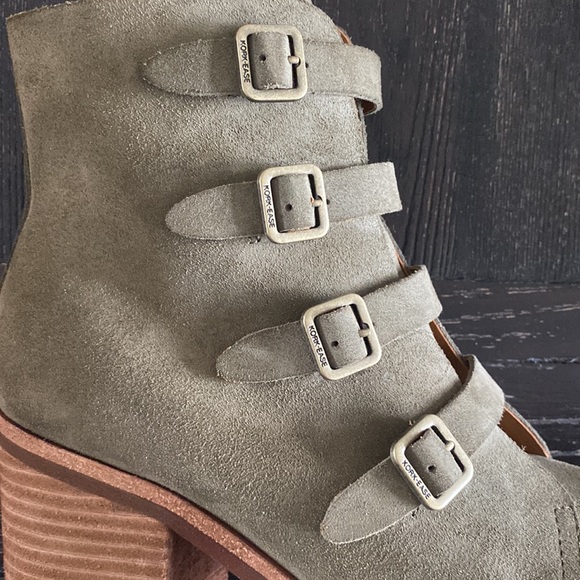 NWT Kork-Ease Green Dee Suede Ankle Boot - Picture 8 of 14